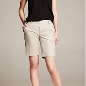 Banana Republic Women’s Bermuda shorts🔥